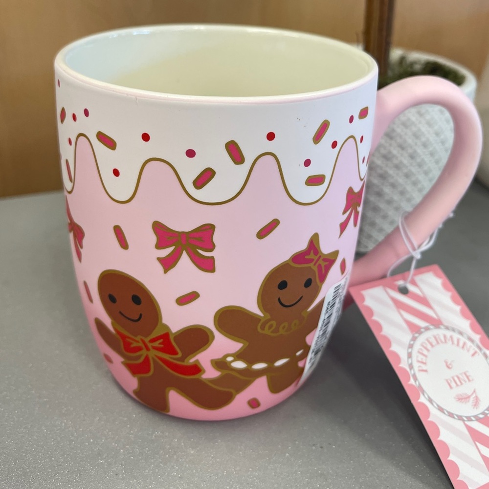 Christmas Pink Gingerbread Couple Red Bows & Sprinkles Matte Soft Touch Mug NWT